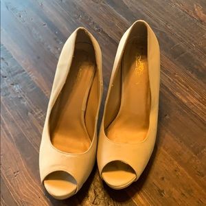 Journee Collection Size 9M Nude Heels